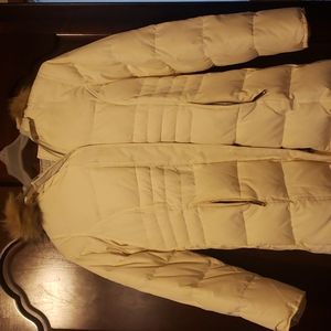 Puff midline coat fur around hood